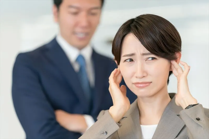 業務用エアコンから異音がする原因は？